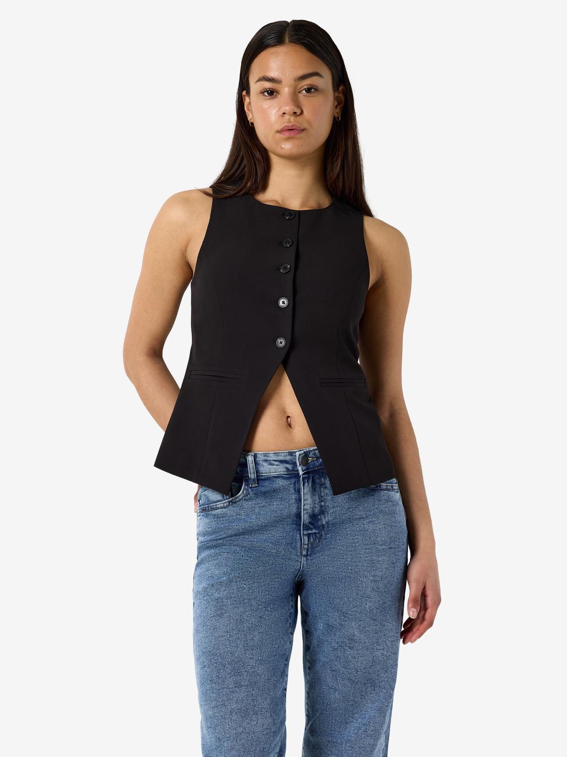 model_shot-front